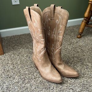 Women's Tan Cowboy Boots